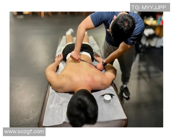 足球球星筋膜刀助力运动恢复探索科学训练与健康新趋势 足球球星筋膜刀助力运动恢复探索科学训练与健康新趋势